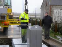 Monsieur le Maire contr�le les travaux
