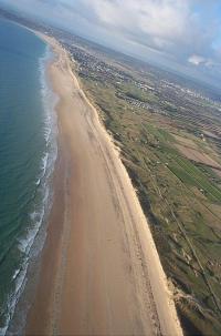 Vue a�rienne de la plage de Port-Bail