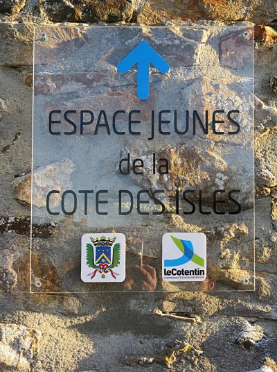 Plaque espace jeunes